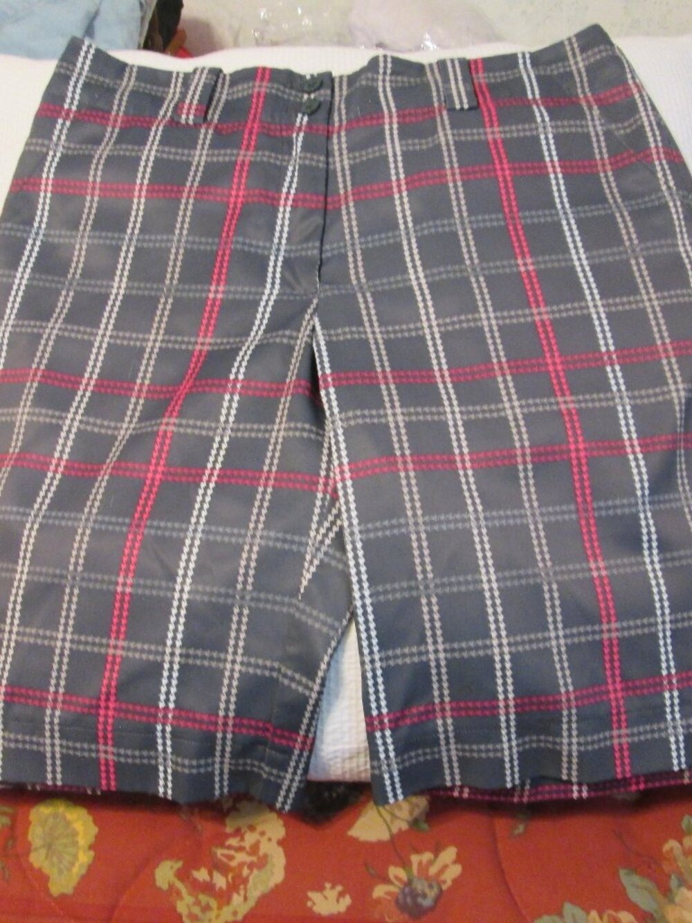 Nike Women's Bermuda Length Plaid Golf Shorts Size 8